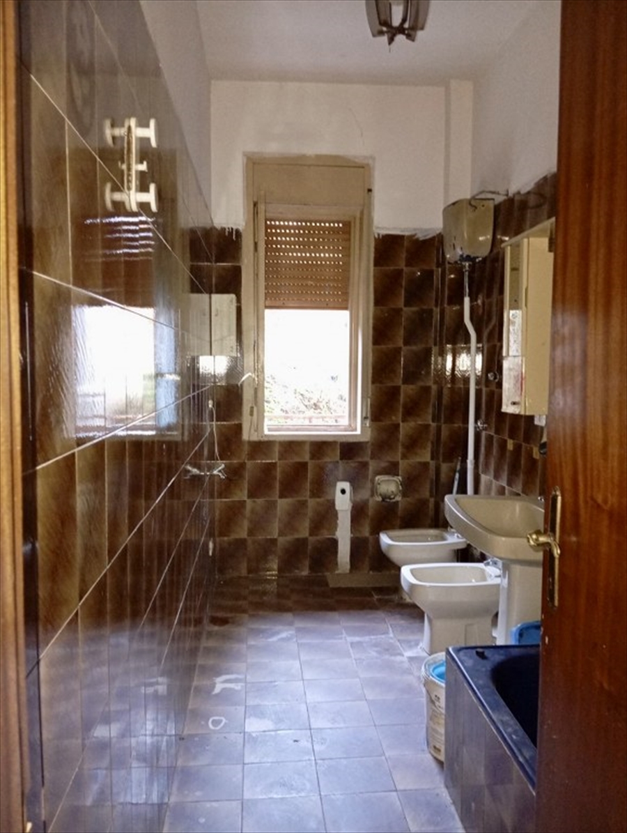 Quadrilocale da ristrutturare in via strada privata traversa irto, Reggio Calabria