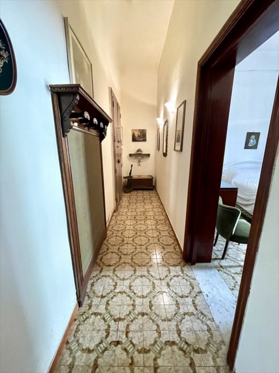 Trilocale da ristrutturare in via verdirame, Reggio Calabria