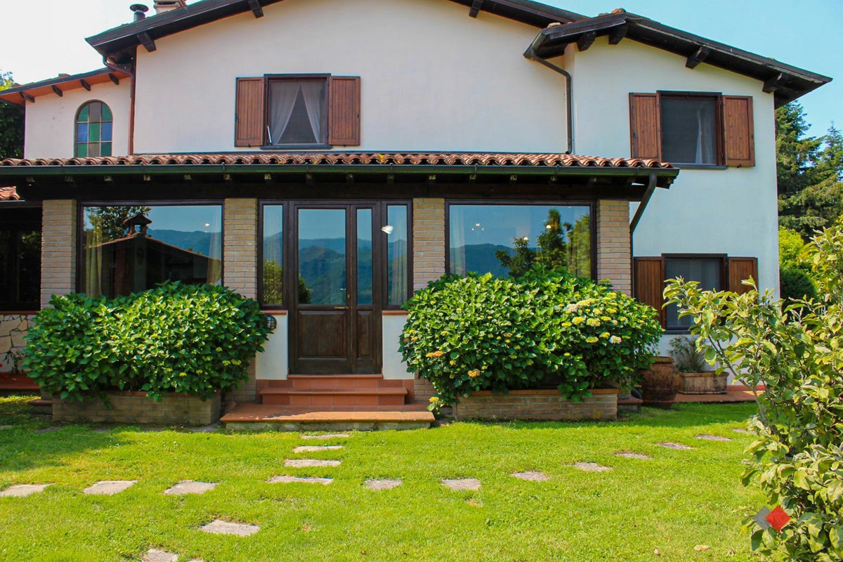 Villa in vendita a Castelnuovo di Garfagnana
