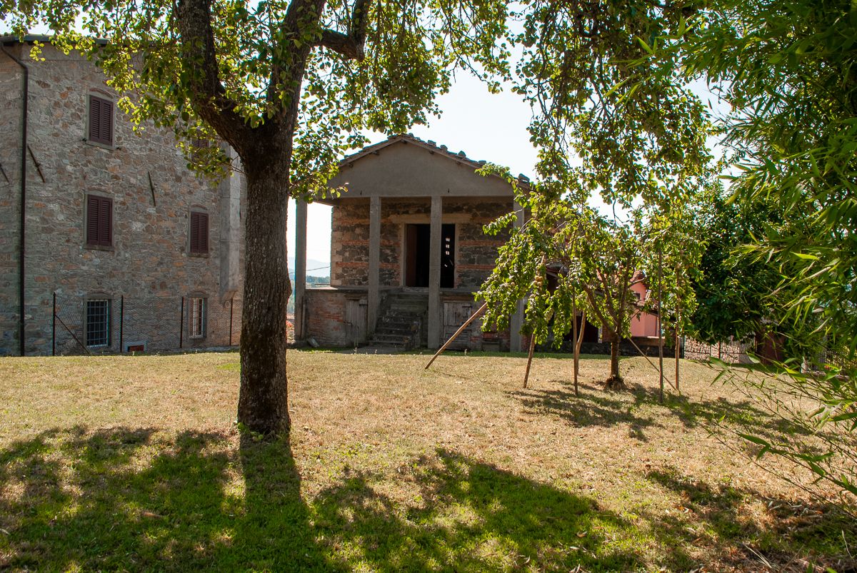 Rustico da ristrutturare a Piazza al Serchio