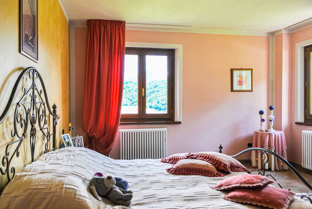 Villa con giardino a Camporgiano