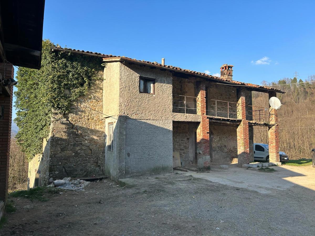 Stabile/Palazzo in vendita a Castelnuovo di Garfagnana