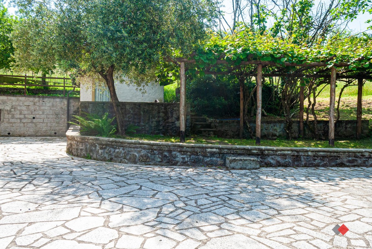 Villa Bifamiliare in vendita a Castelnuovo di Garfagnana