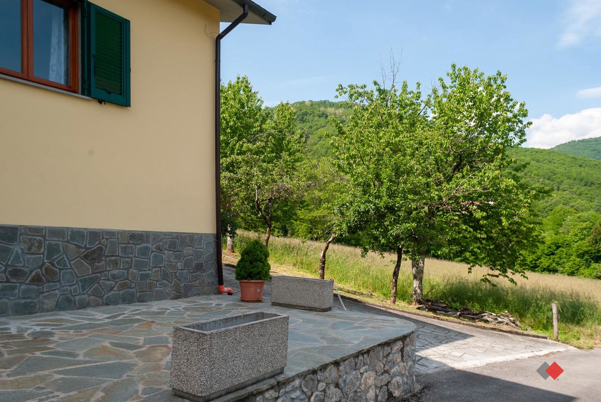 Villa Bifamiliare in vendita a Castelnuovo di Garfagnana