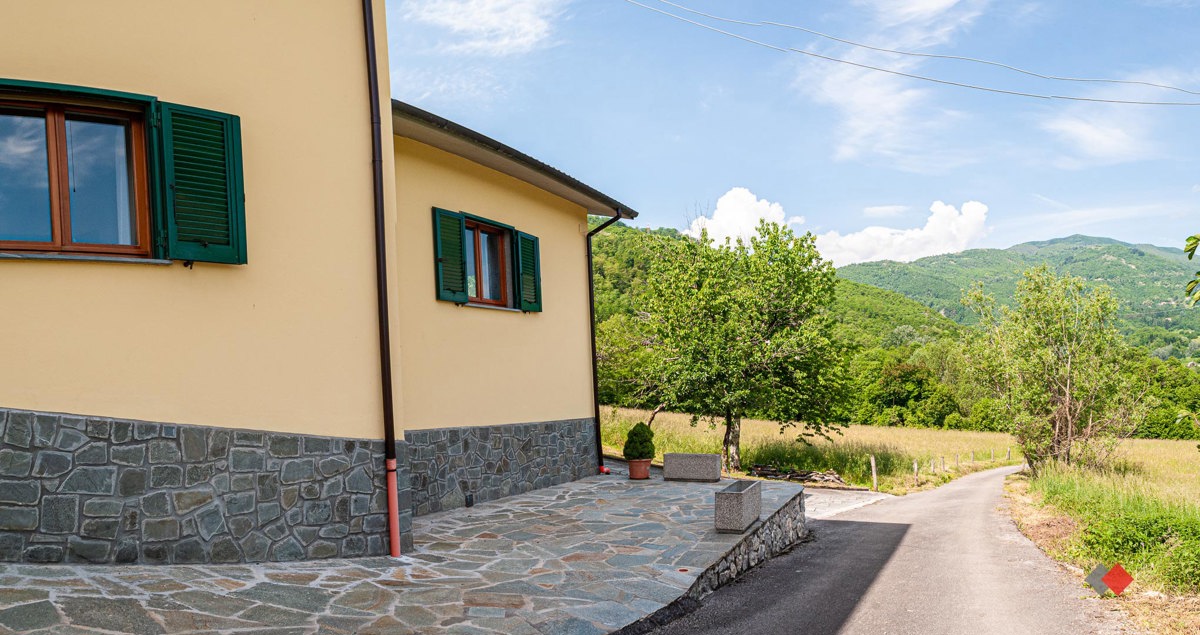 Villa Bifamiliare in vendita a Castelnuovo di Garfagnana