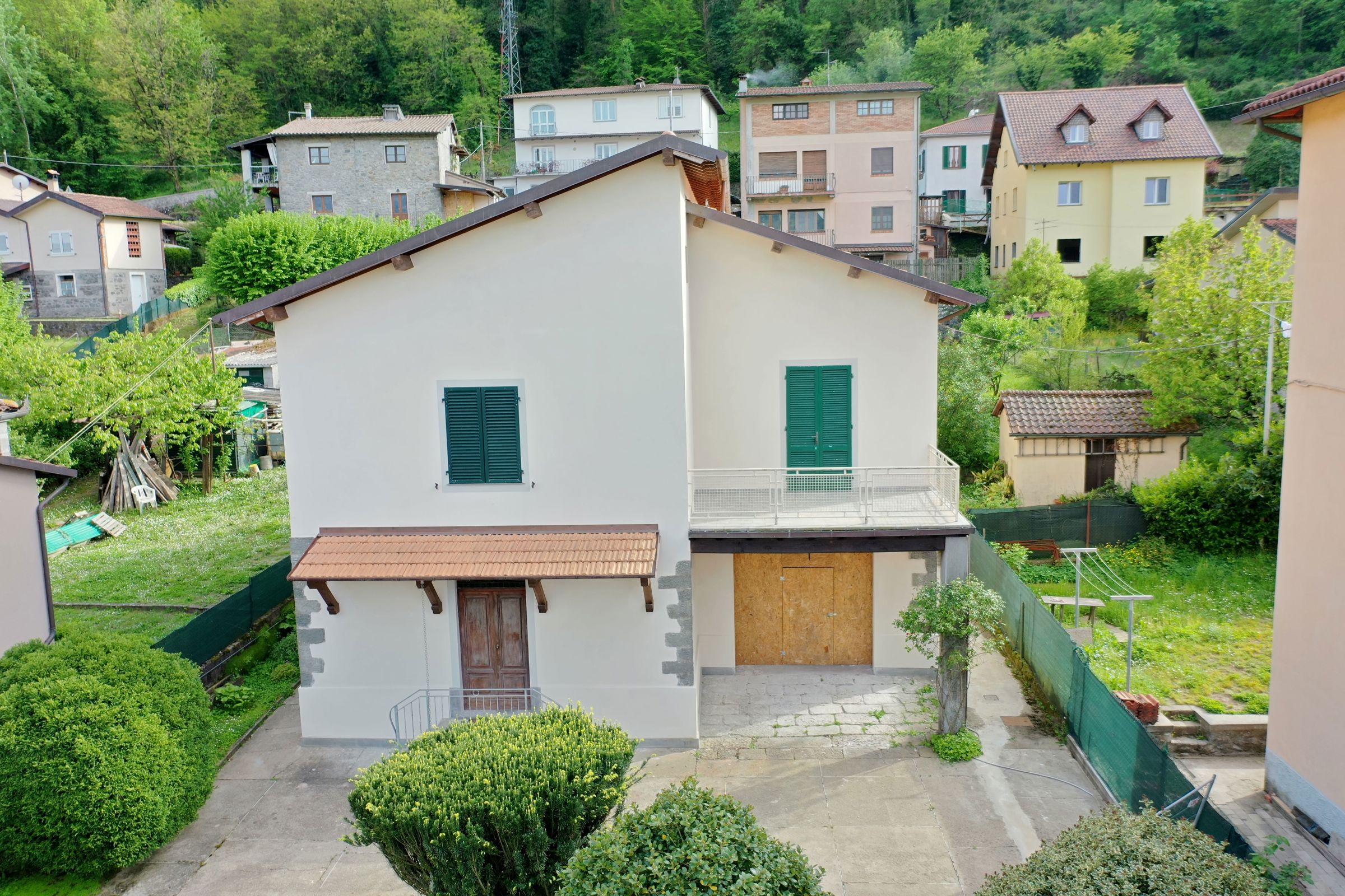 Casa indipendente con giardino a Castelnuovo di Garfagnana