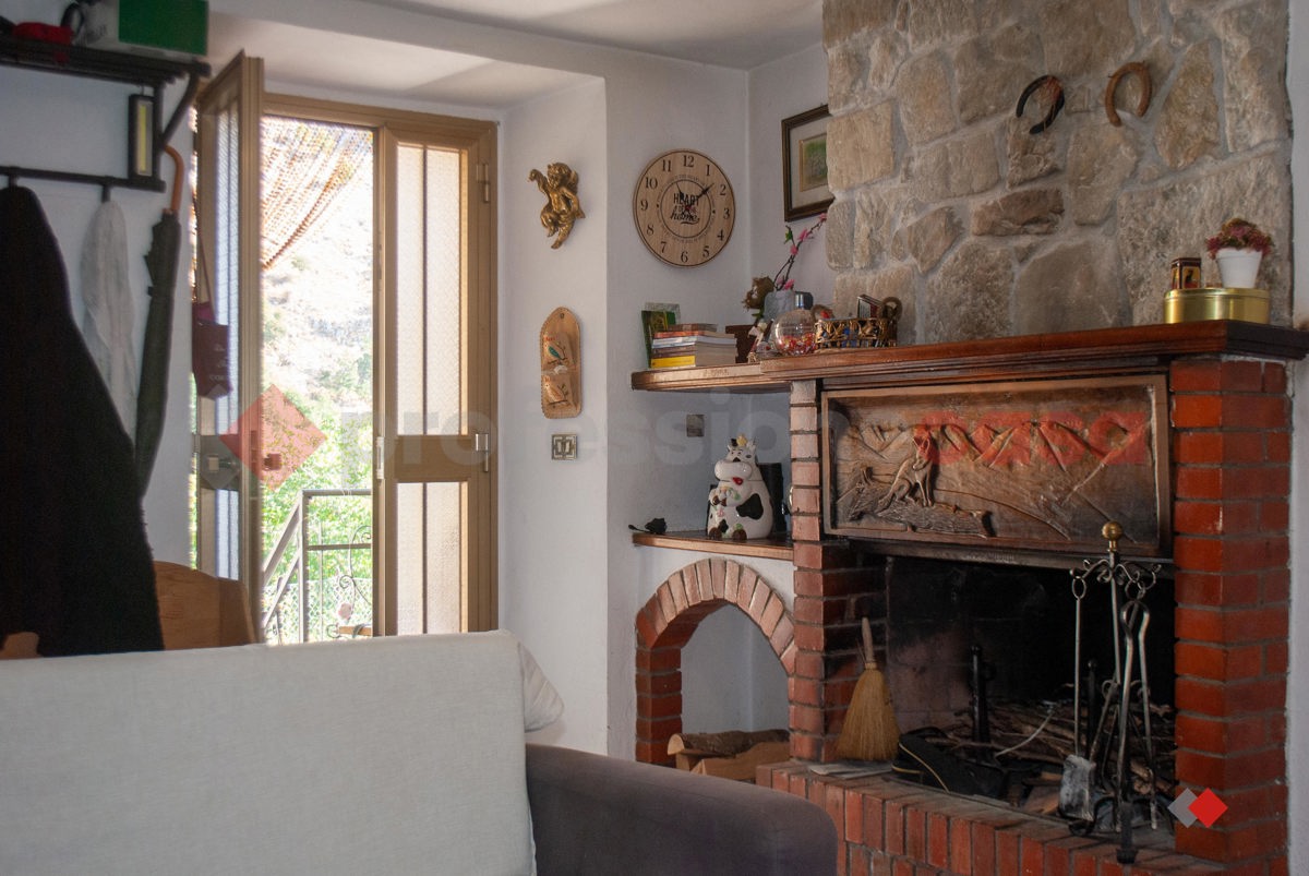 Trilocale in vendita a Villa Collemandina