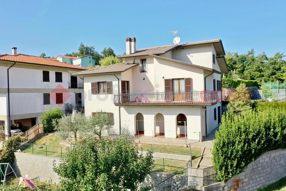 Villa in vendita a Piazza al Serchio