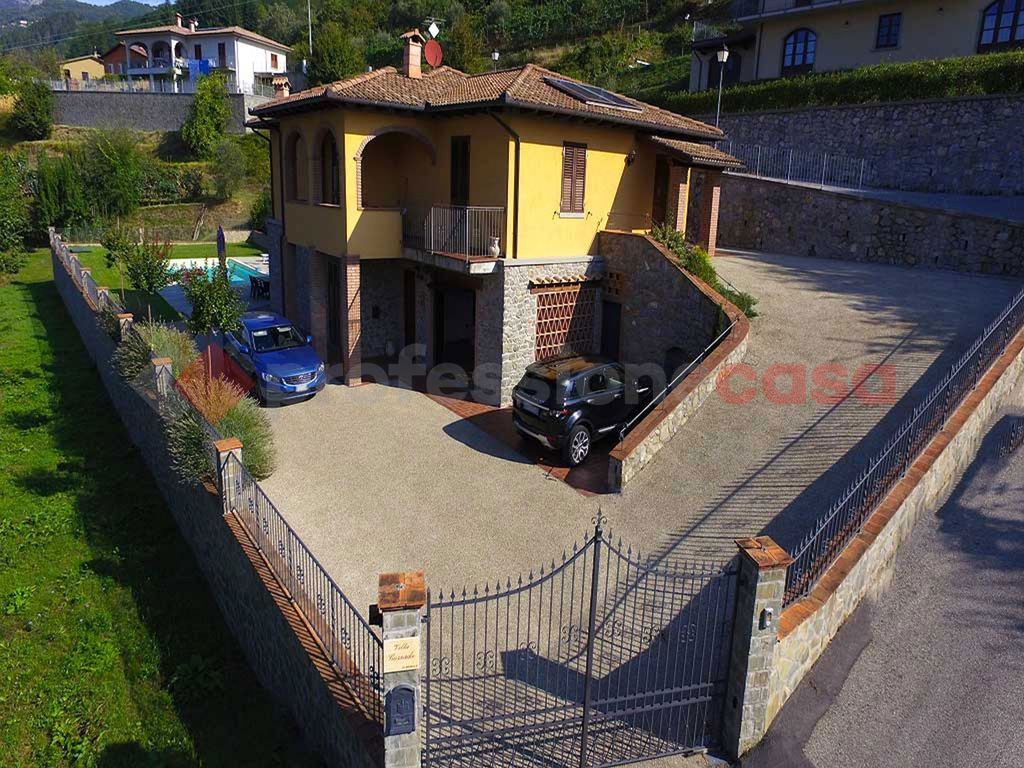 Villa in vendita a Castiglione di Garfagnana