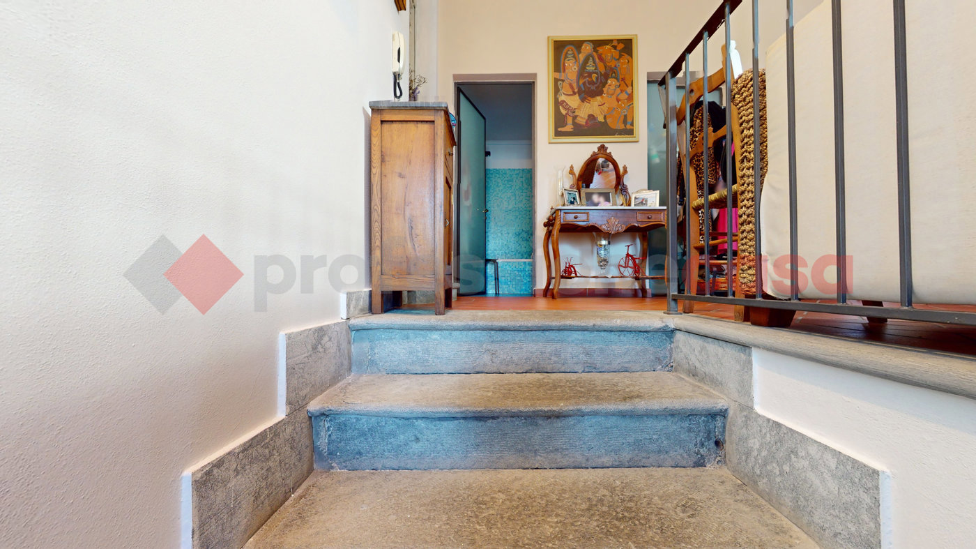 Casa indipendente con giardino a Gallicano