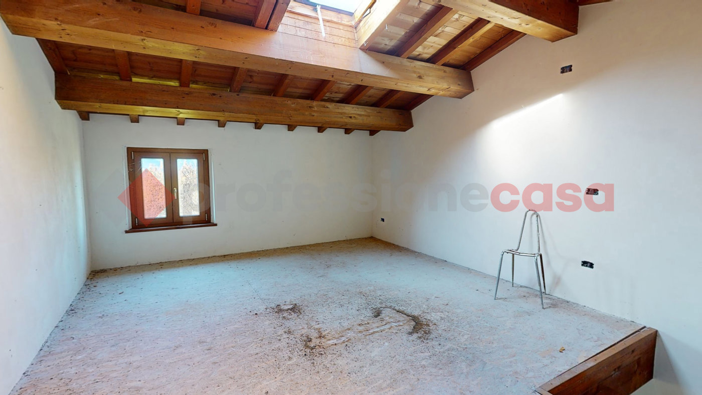 Casa indipendente con giardino a Coreglia Antelminelli