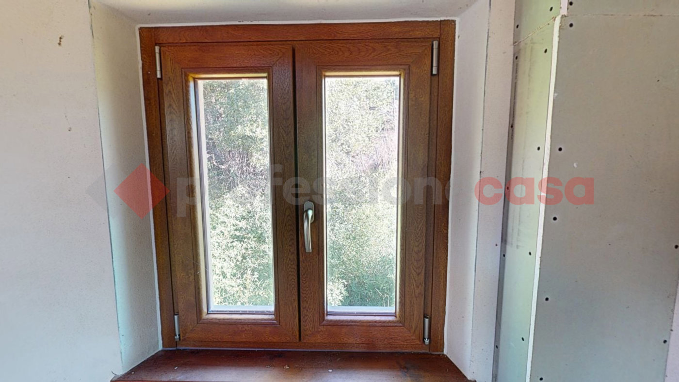 Casa indipendente con giardino a Coreglia Antelminelli