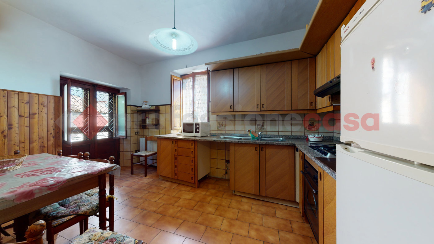 Casa indipendente con giardino a Gallicano