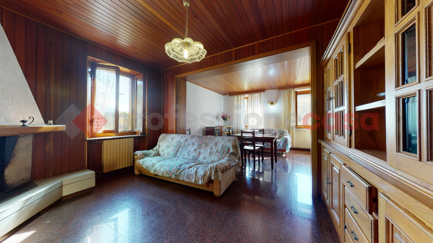 Casa indipendente con giardino a Gallicano