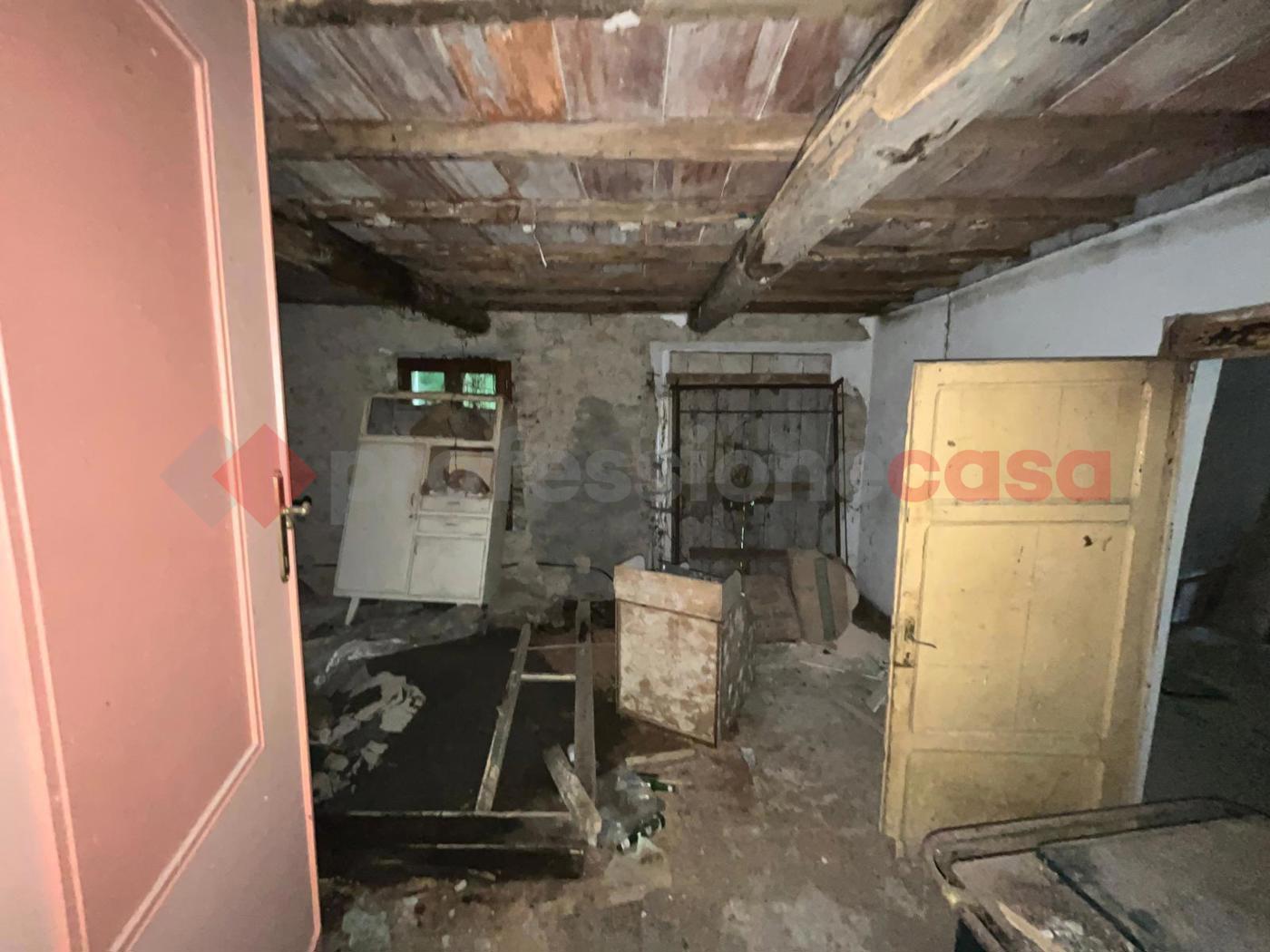 Casa indipendente con giardino a Gallicano