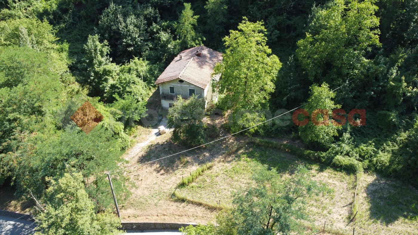 Casa indipendente con giardino a Gallicano