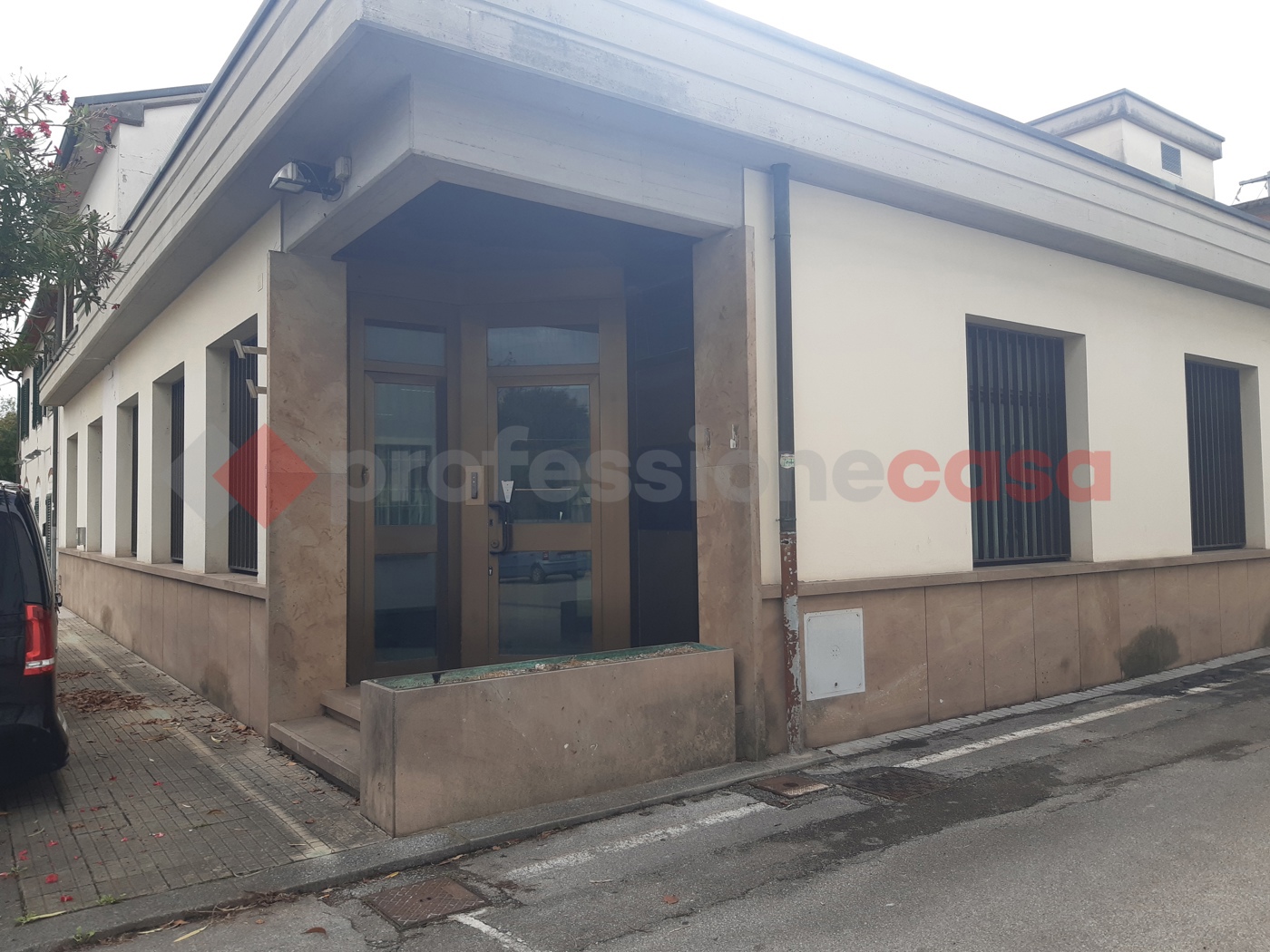 Ufficio in vendita a Chiesina Uzzanese