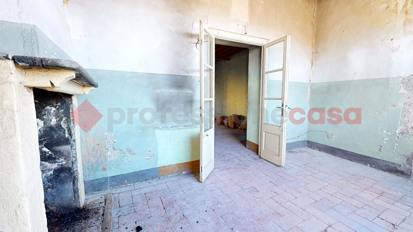 Rustico da ristrutturare a Coreglia Antelminelli