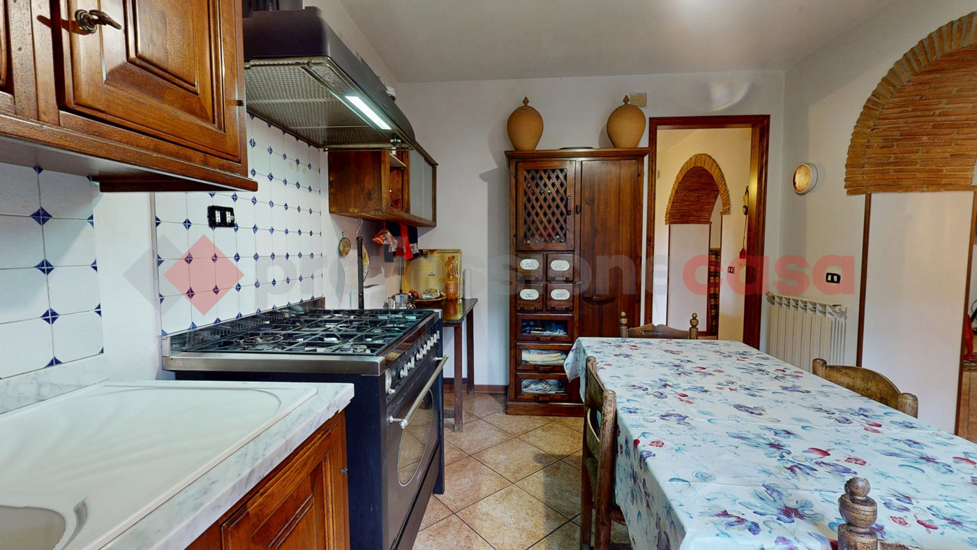 Casa indipendente con giardino a Coreglia Antelminelli