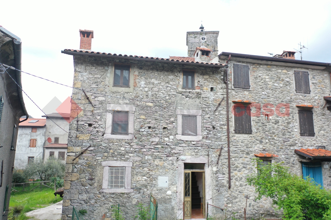 Casa indipendente arredata in affitto a Vagli Sotto
