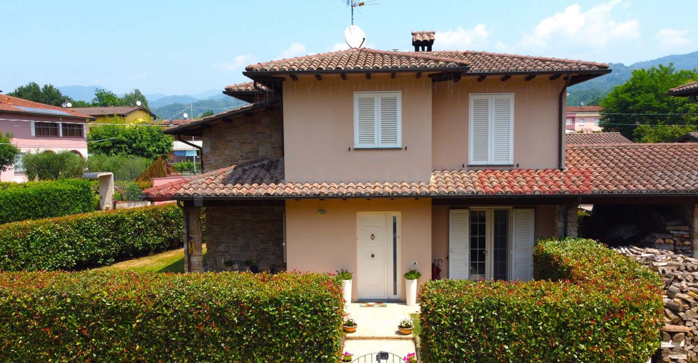 Villa Bifamiliare in vendita a Coreglia Antelminelli