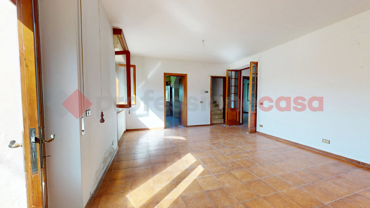 Casa indipendente con giardino a Barga