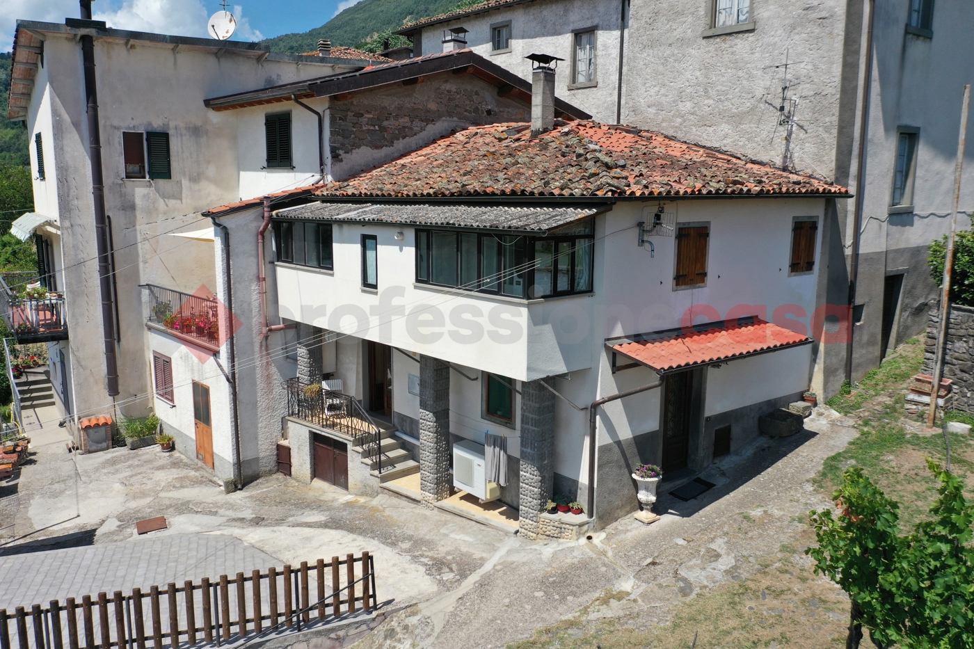 Casa indipendente in vendita a Villa Collemandina