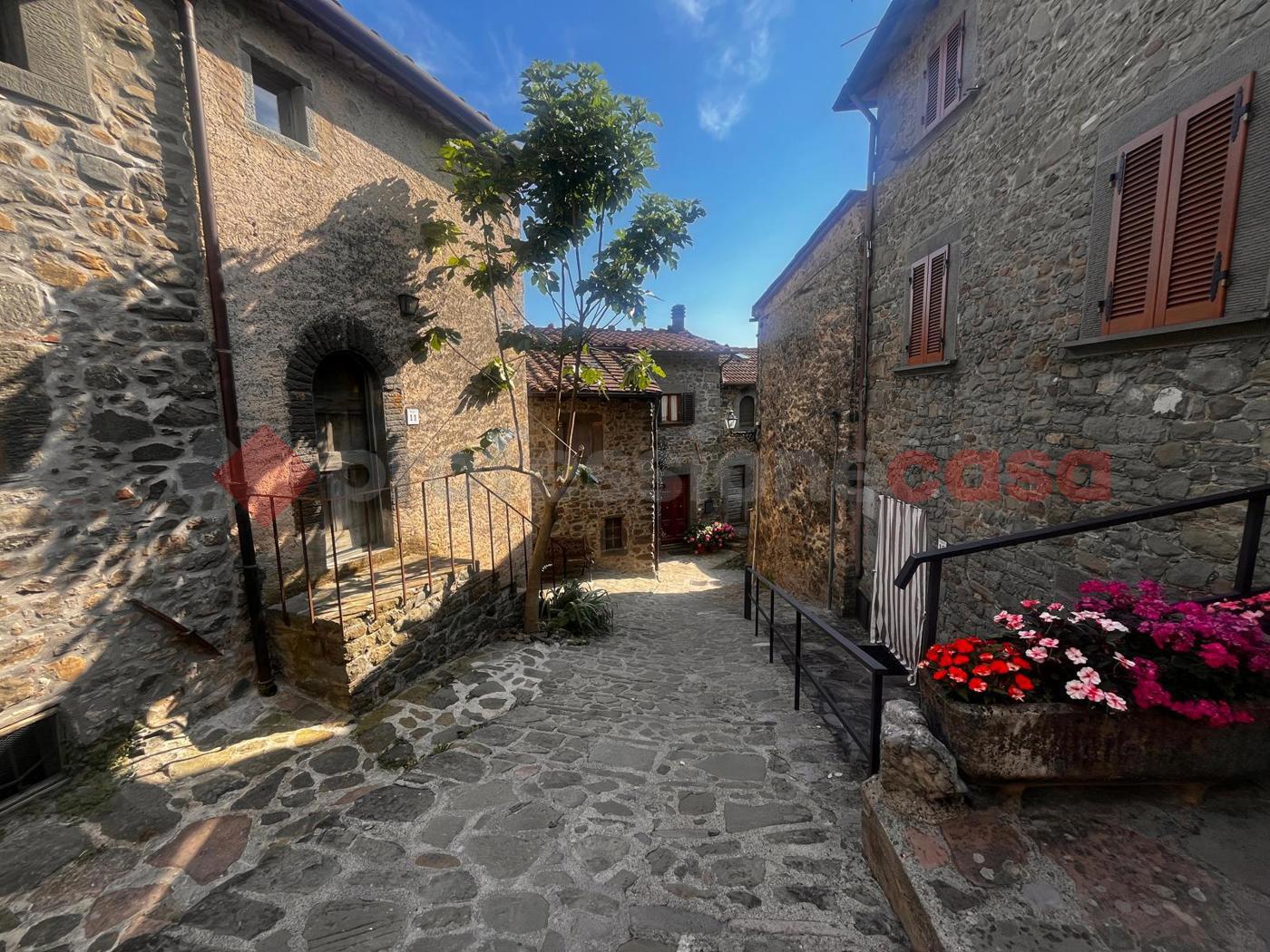 Casa indipendente con giardino a Coreglia Antelminelli