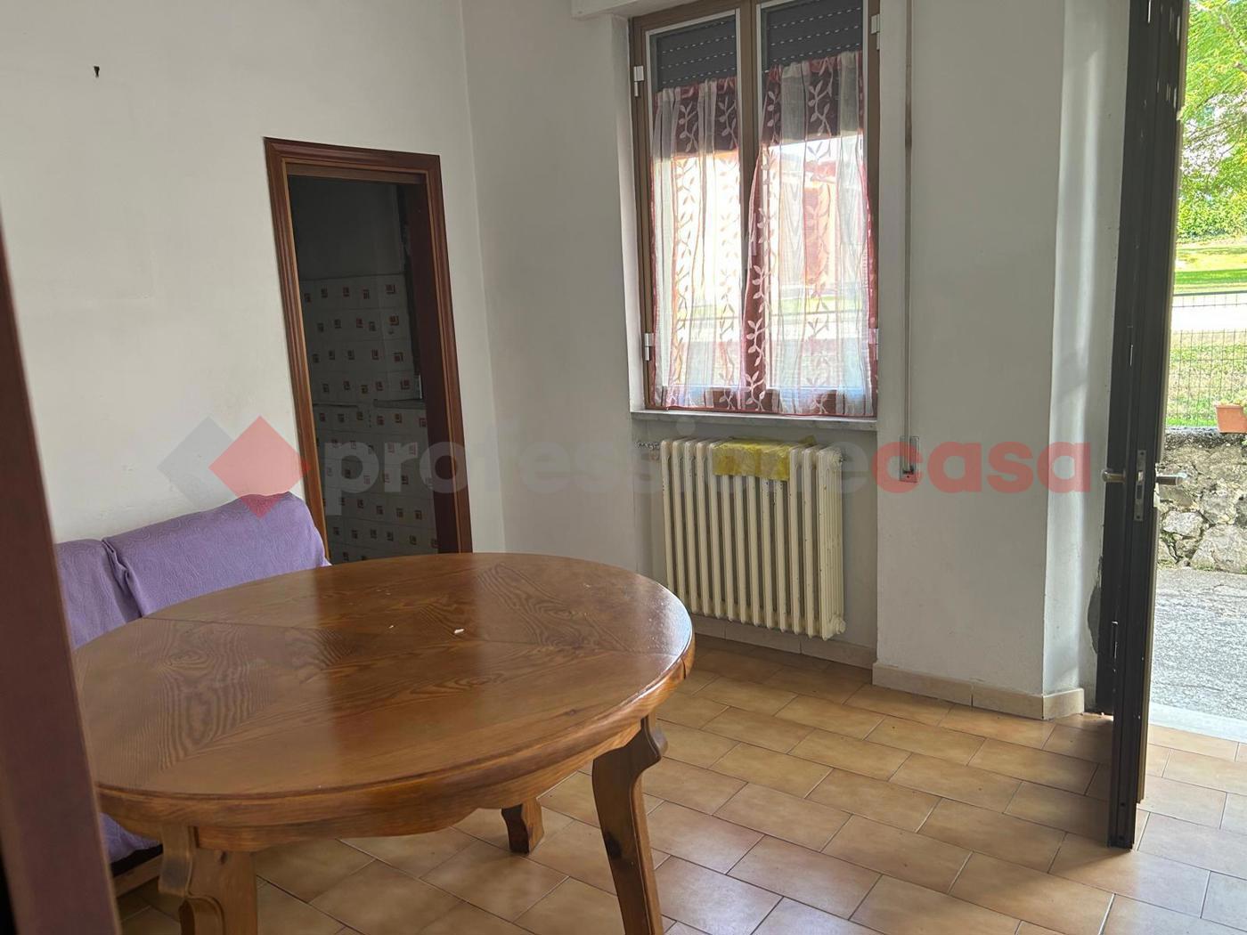 Quadrilocale da ristrutturare a Gallicano