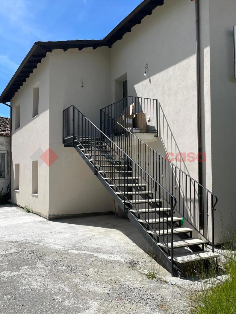 Casa indipendente con giardino a Villa Collemandina