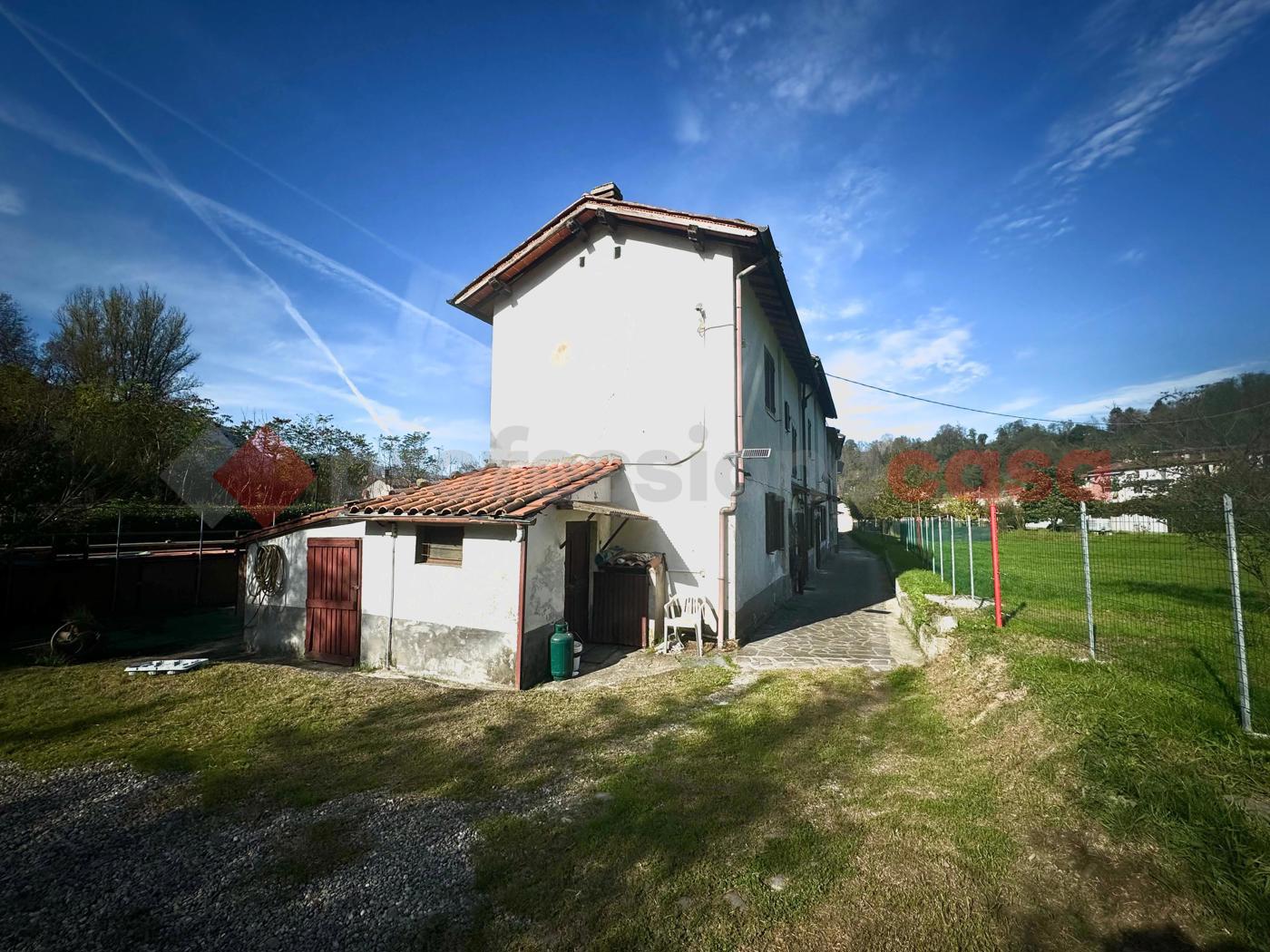 Casa indipendente con giardino a Barga