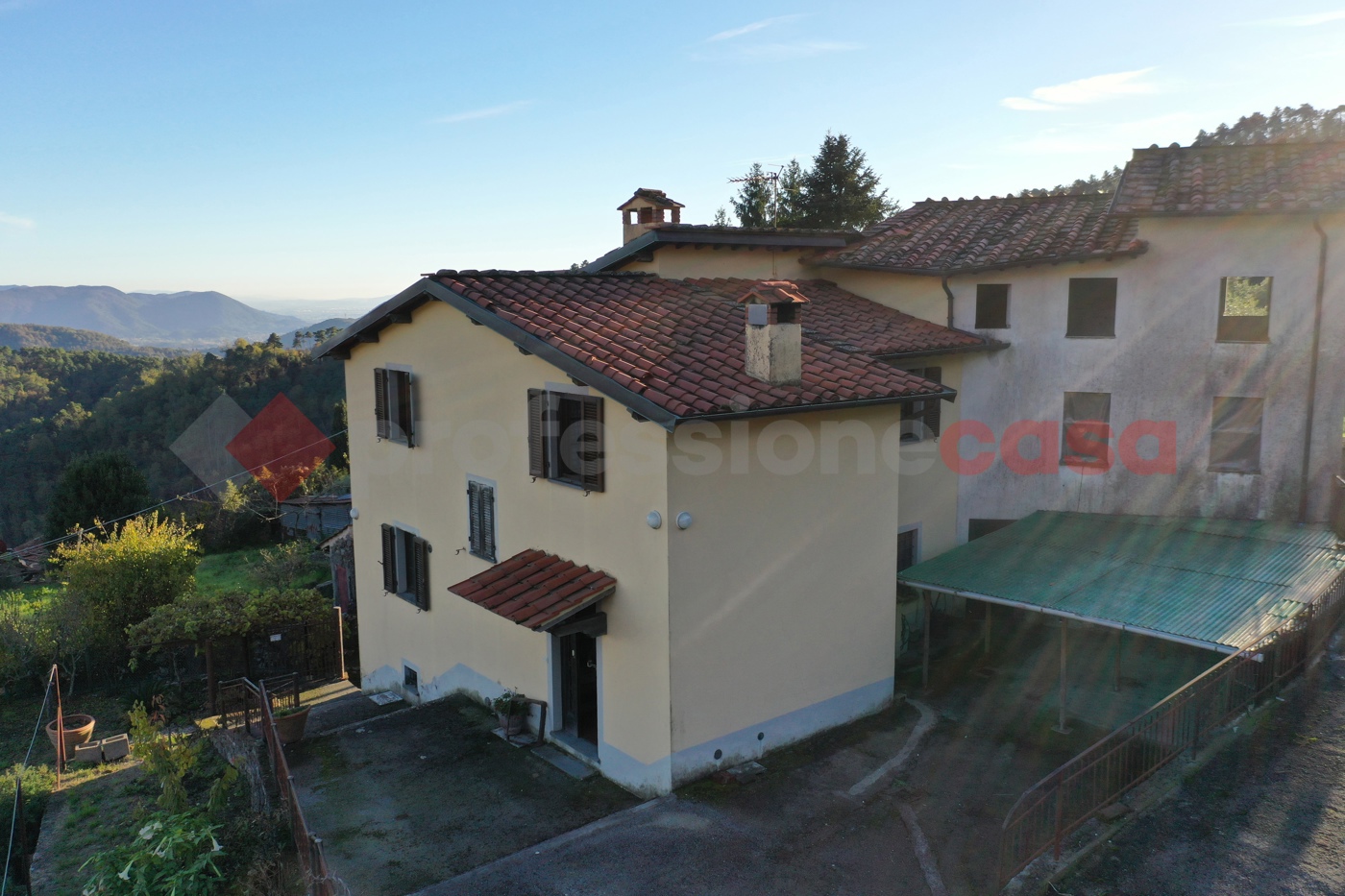 Casa indipendente con giardino a Camaiore