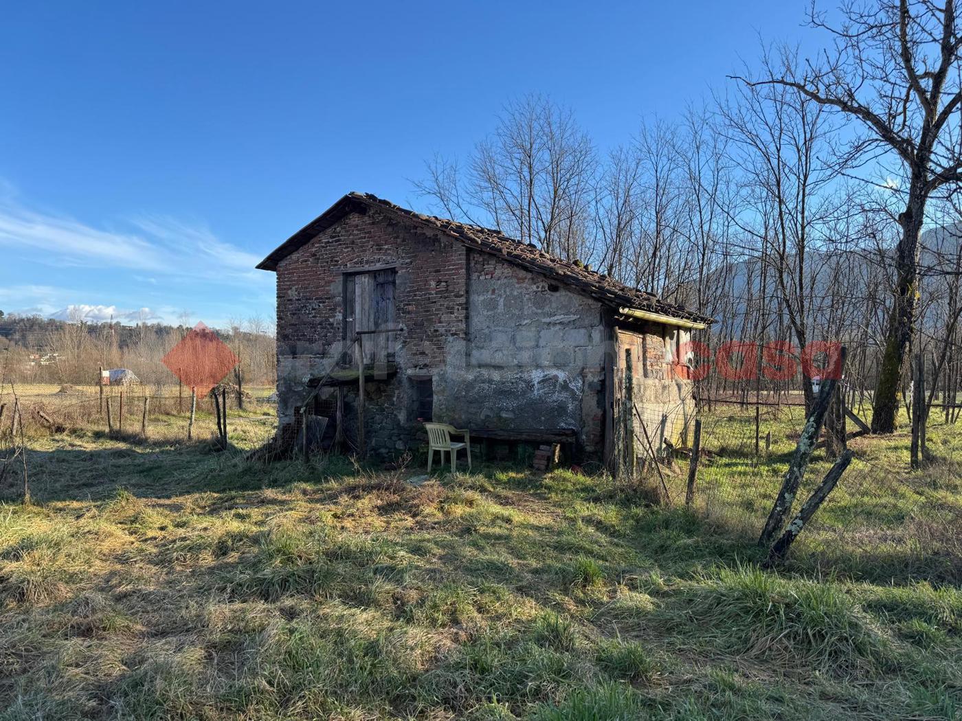 Rustico con box doppio a Gallicano