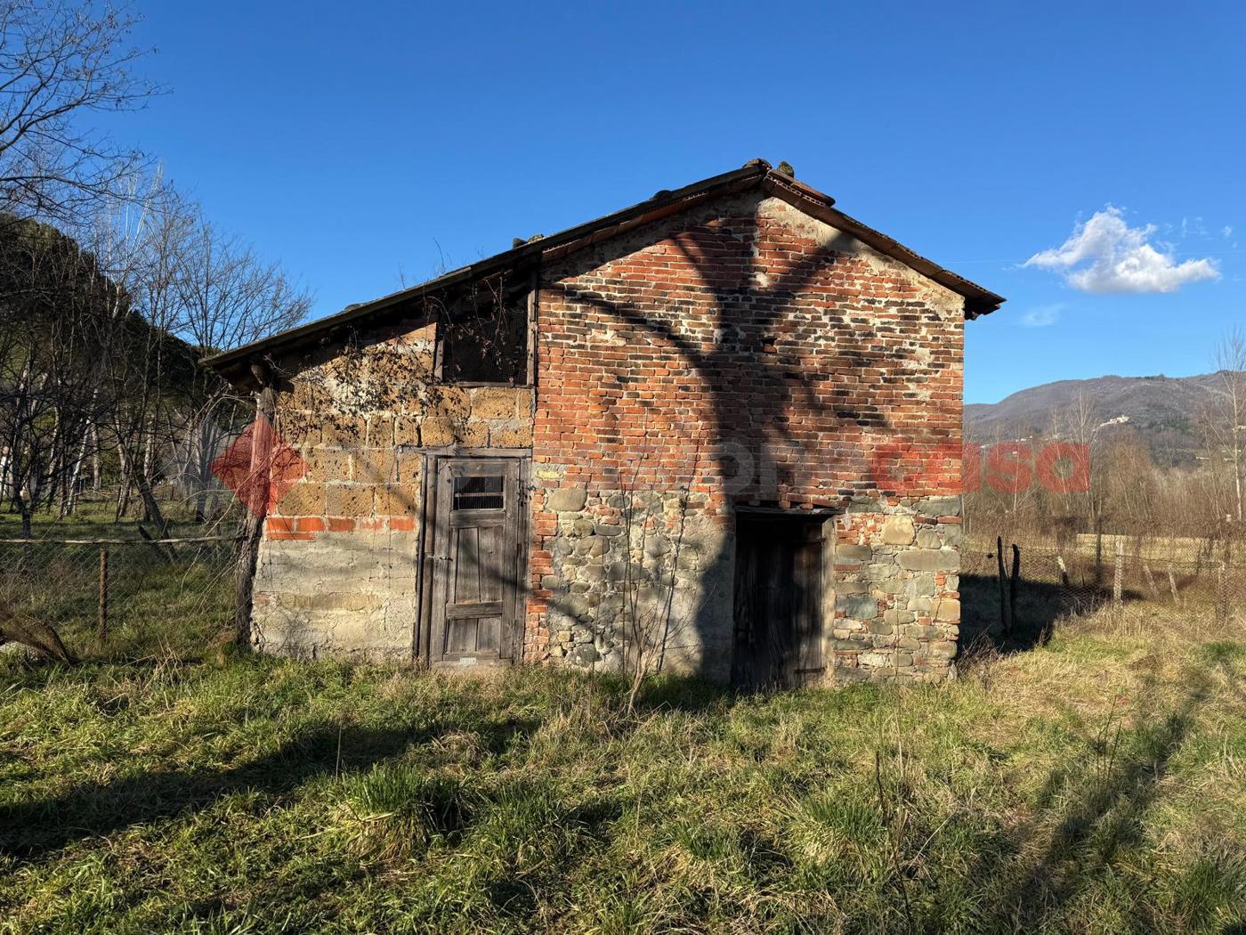 Rustico con box doppio a Gallicano