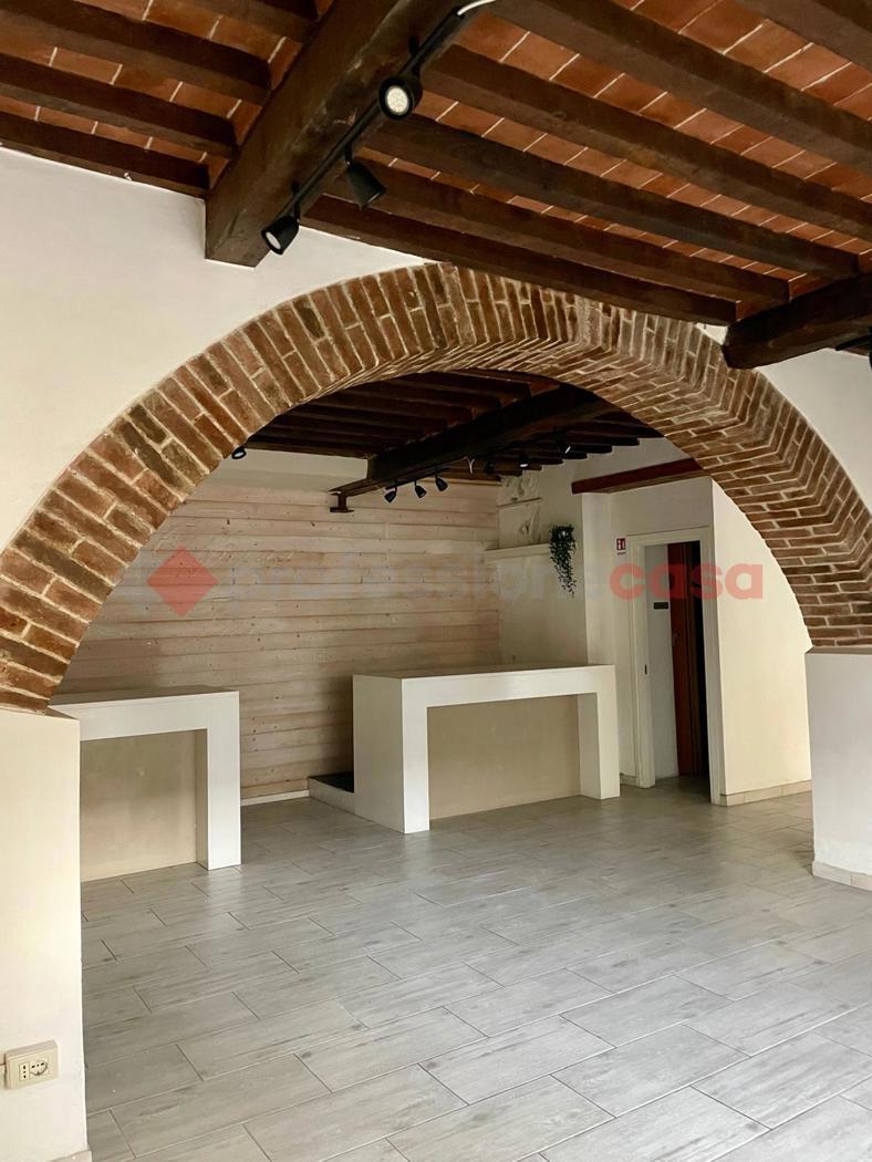 Negozio ristrutturato a Castelnuovo di Garfagnana