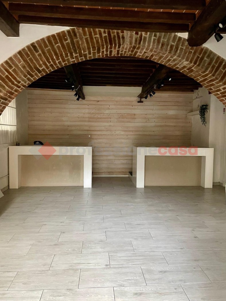 Negozio ristrutturato a Castelnuovo di Garfagnana