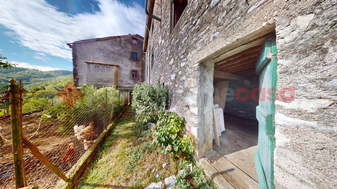 Casa indipendente con giardino a Borgo a Mozzano