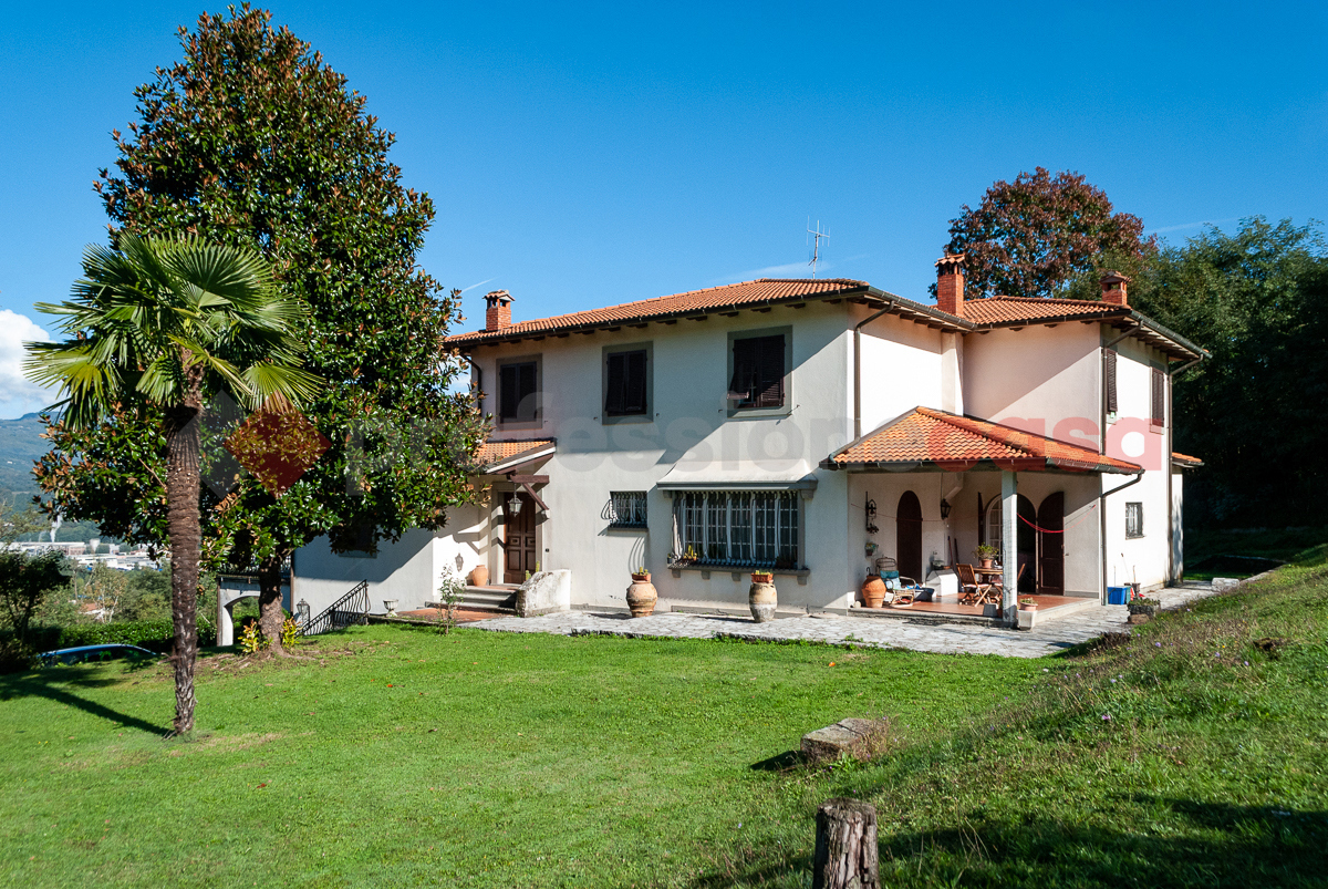 Villa con giardino a Castelnuovo di Garfagnana