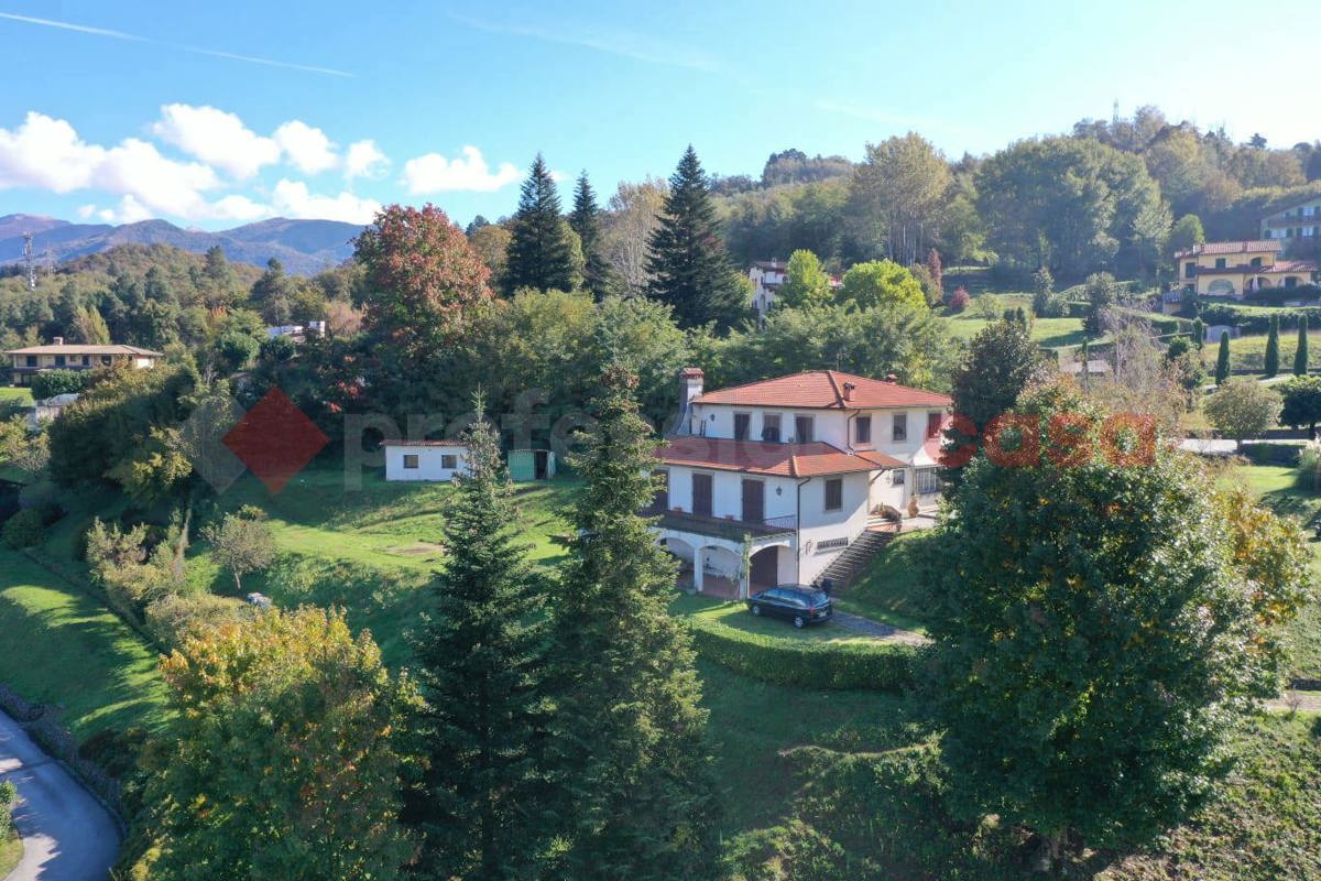 Villa con giardino a Castelnuovo di Garfagnana