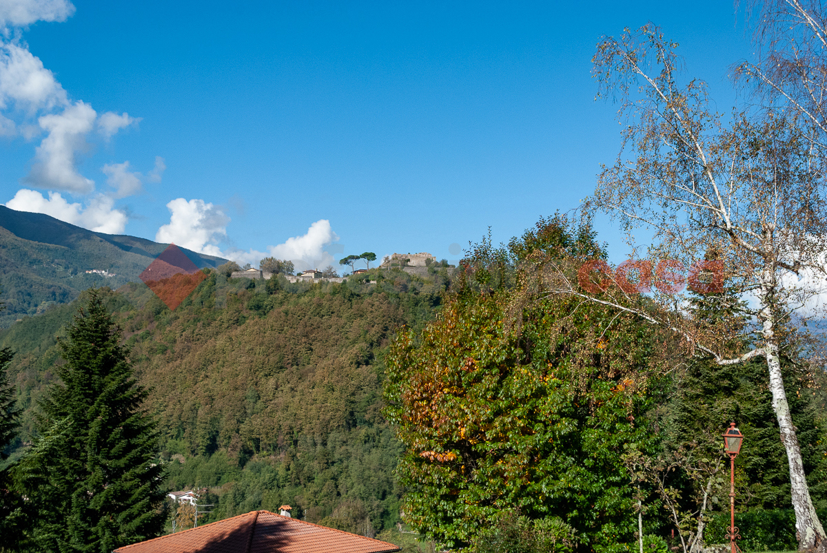 Villa con giardino a Castelnuovo di Garfagnana