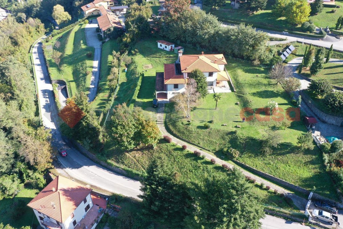 Villa con giardino a Castelnuovo di Garfagnana