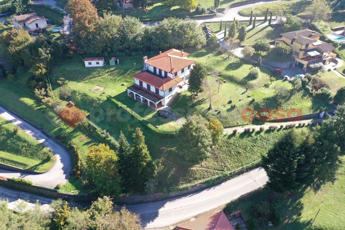 Villa con giardino a Castelnuovo di Garfagnana
