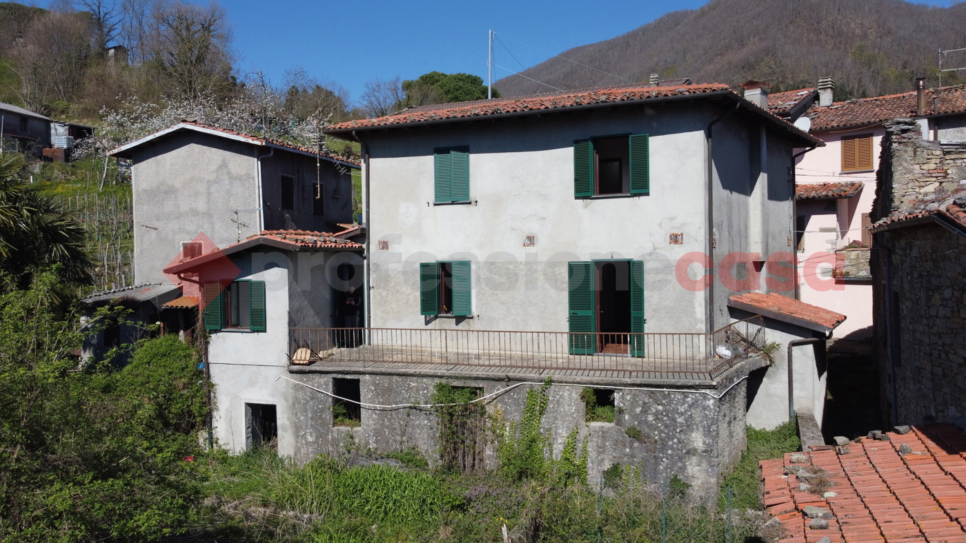 Casa indipendente con giardino a Camporgiano