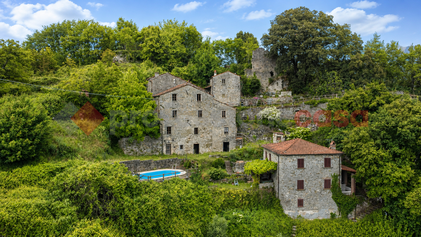 Stabile/Palazzo in vendita a Bagni di Lucca