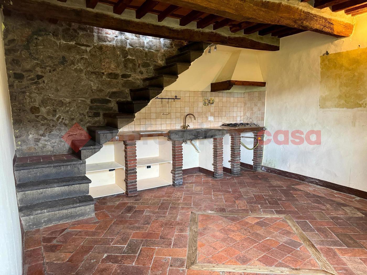 Stabile/Palazzo in vendita a Bagni di Lucca