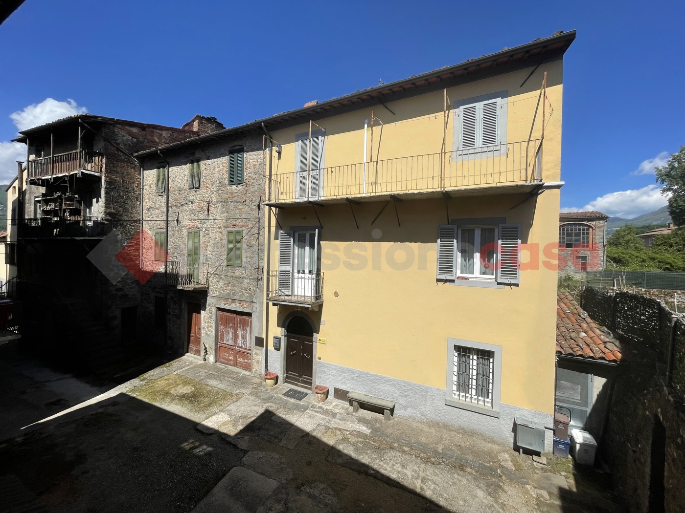 Casa indipendente con box doppio a Pieve Fosciana