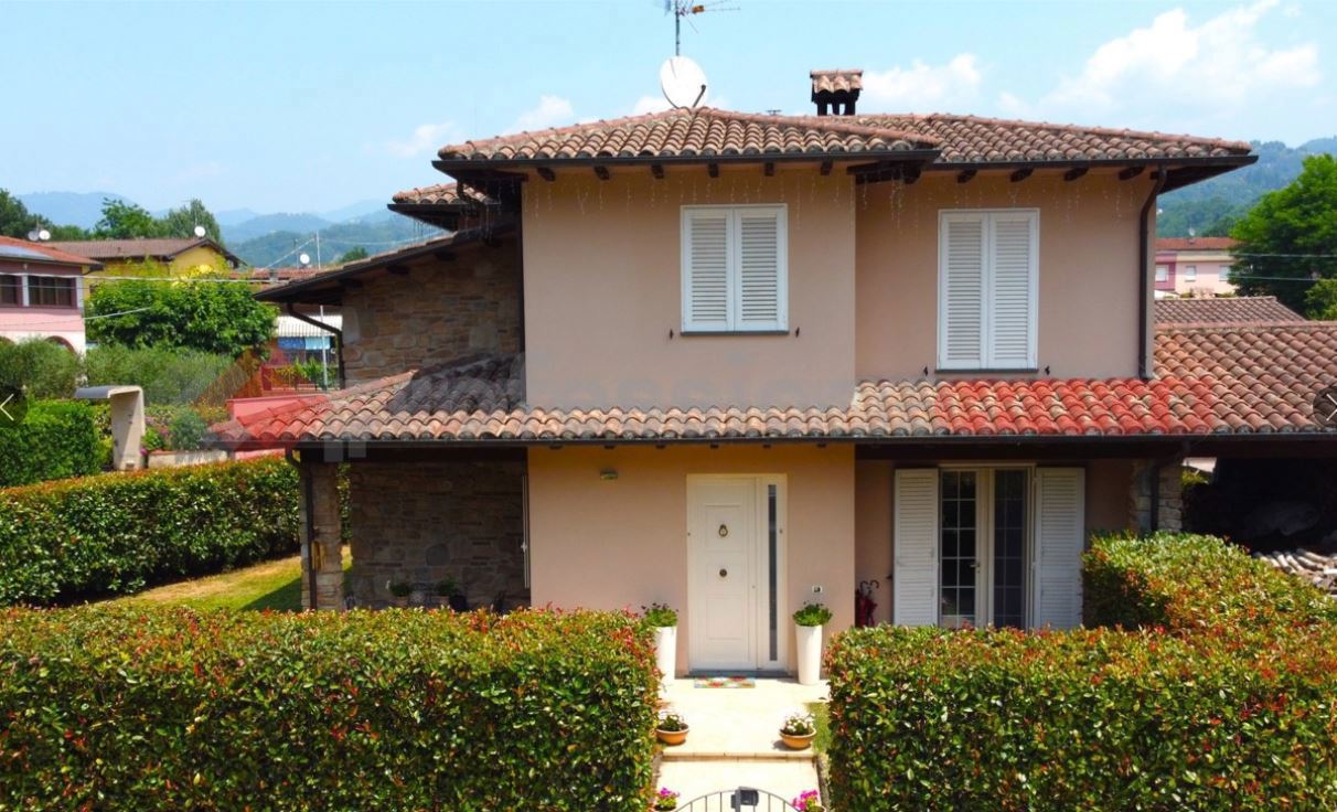 Villa Bifamiliare in vendita a Coreglia Antelminelli