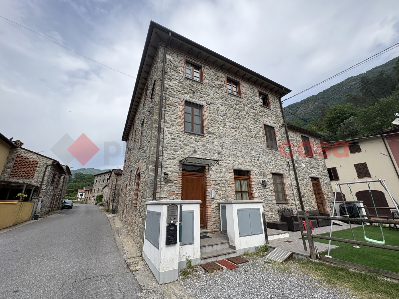 Trilocale arredato in affitto a Borgo a Mozzano