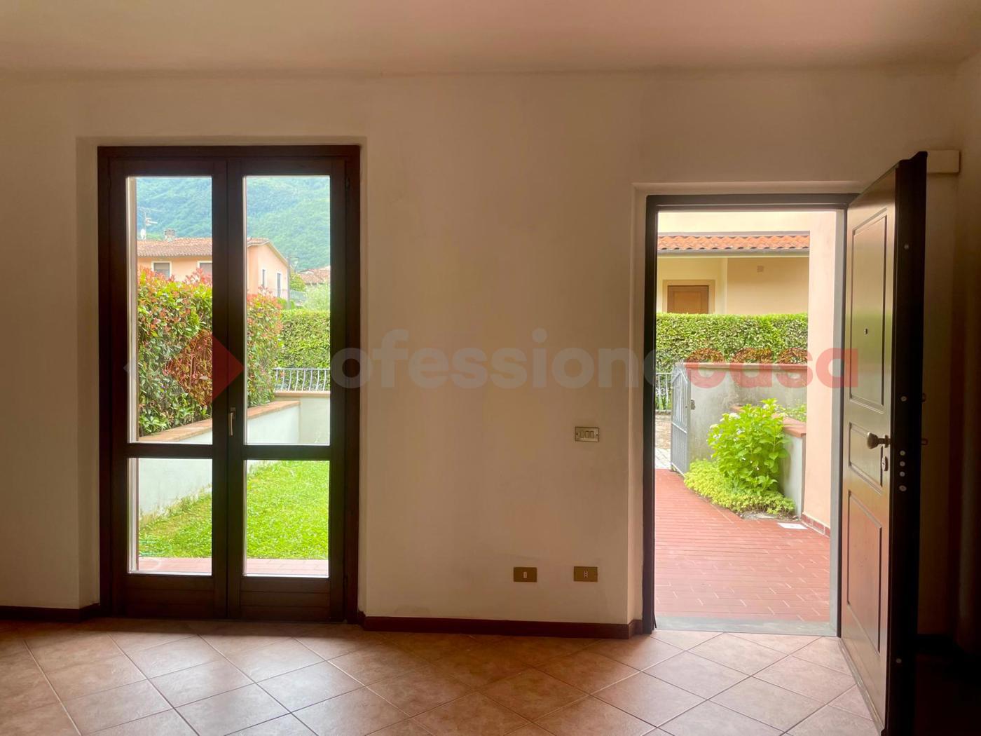 Villa con giardino a Barga