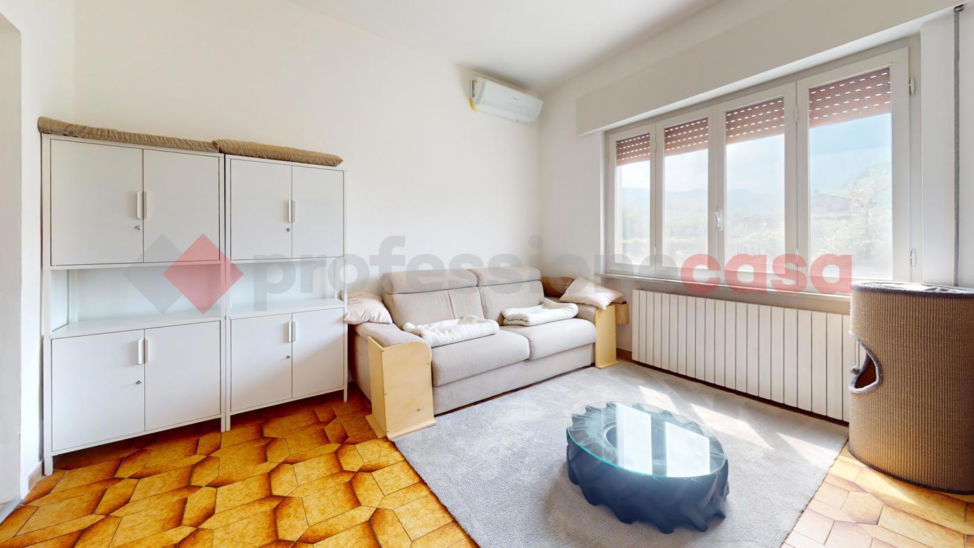 Casa indipendente con giardino a Barga